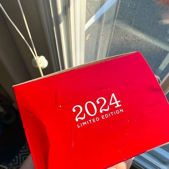 NEW Hallmark - 2024 Limited Edition Santa Ornament - Picture 3 of 7